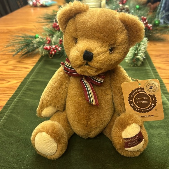 Boyds Bears Limited Edition 20th Anniversary Matthew Bear w/ Australian Wool Fur - Picture 1 of 10